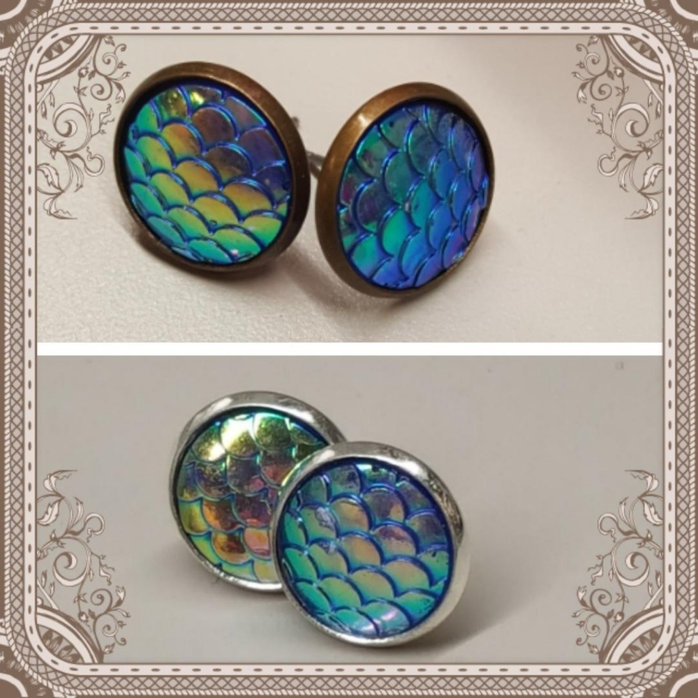 2 for $20 💖 Mermaid scale iridescent studs - Picture 3 of 7